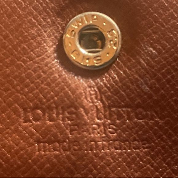 Louis Vuitton long wallet. Measures approximately 7 x 4”. GUC - Picture 13 of 15